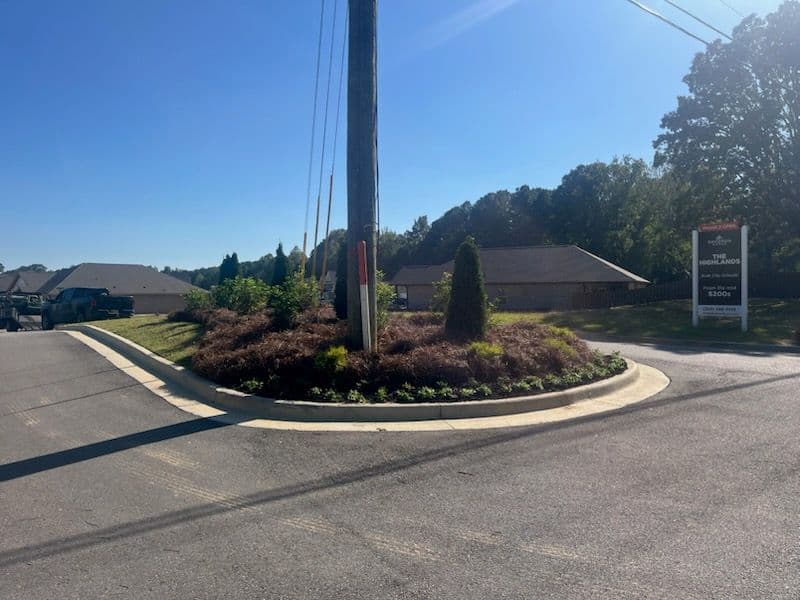 Gallery photos for Warm Welcome to Arab Subdivision with Fresh Landscaping: Image #1